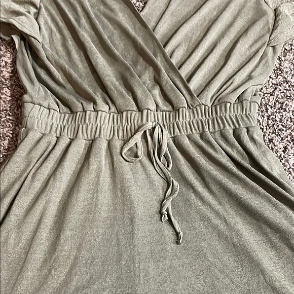 Elegant Olive Green Midi Dress - Picture 2 of 7